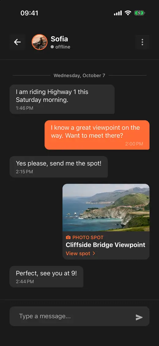 Revamigo chat between two riders planning a ride with a shared photo spot
